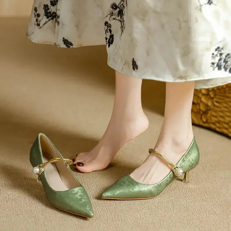 Karsyn - Vintage Pearl Kitten Heels